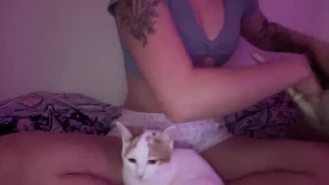 Snapshot of littlelovesbig chatting on October 9, 5:44 pm littlelovesbig online show from October 9, 5:44 pm