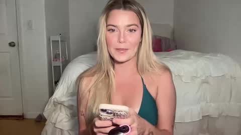 Marciabrady online show from September 18, 7:38 pm