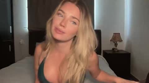 Marciabrady online show from November 8, 4:23 am