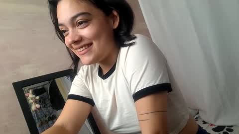 Snapshot of littlemelii chatting on September 13, 8:08 pm Melia online show from September 13, 8:08 pm