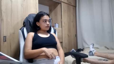 Snapshot of littlemelii chatting on September 18, 2:35 am Melia online show from September 18, 2:35 am