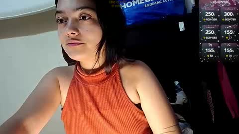 Snapshot of littlemelii chatting on October 19, 11:27 pm Melia online show from October 19, 11:27 pm