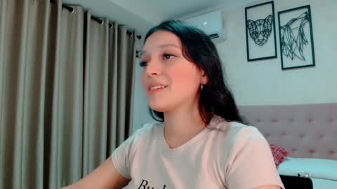 Sarahs Room online show from January 9, 3:04 am