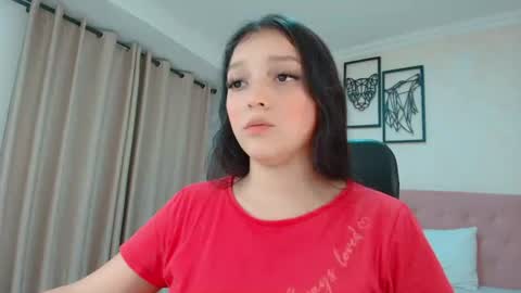 Snapshot of littlemolly_pregnant chatting on July 29, 10:41 pm Sarahs Room online show from July 29, 10:41 pm