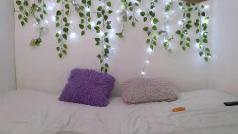 Moon online show from April 2, 2:31 am