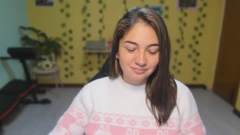Snapshot of littleprety6969 chatting on April 2, 4:32 am Mia Wednesday to Sunday 730 am to 1030 am Colombian Hour D online show from April 2, 4:32 am