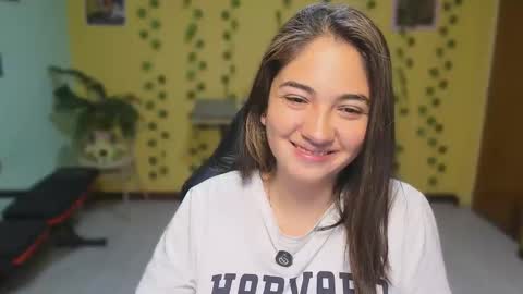 Snapshot of littleprety6969 chatting on April 7, 4:02 am Mia Wednesday to Sunday 730 am to 1030 am Colombian Hour D online show from April 7, 4:02 am