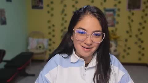 Snapshot of littleprety6969 chatting on May 11, 1:55 am Mia Wednesday to Sunday 730 am to 1030 am Colombian Hour D online show from May 11, 1:55 am