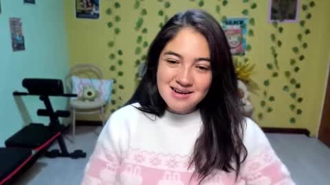 Snapshot of littleprety6969 chatting on June 7, 9:29 pm Mia Wednesday to Sunday 730 am to 1030 am Colombian Hour D online show from June 7, 9:29 pm