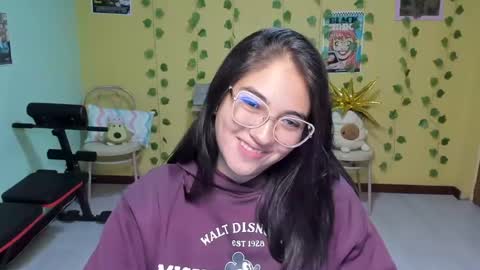 Snapshot of littleprety6969 chatting on June 12, 5:28 am Mia Wednesday to Sunday 730 am to 1030 am Colombian Hour D online show from June 12, 5:28 am
