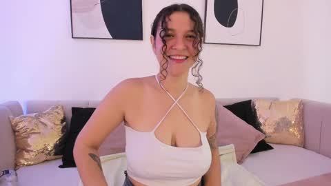 Snapshot of littlesoffi_gh chatting on March 1, 12:01 pm    online show from March 1, 12:01 pm