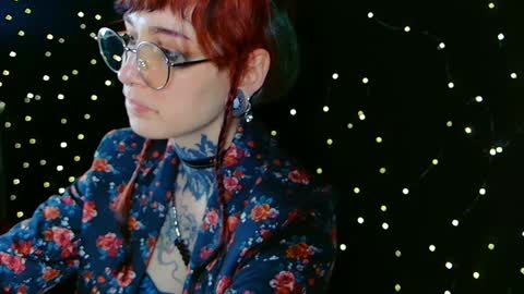 Niki  free tg channel with some photos gifs and info about streams  online show from December 23, 11:49 pm