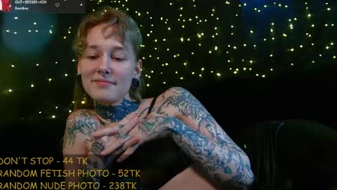 Niki  free tg channel with some photos gifs and info about streams  online show from May 4, 2:24 pm