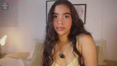 littletammy_ online show from May 17, 3:08 pm