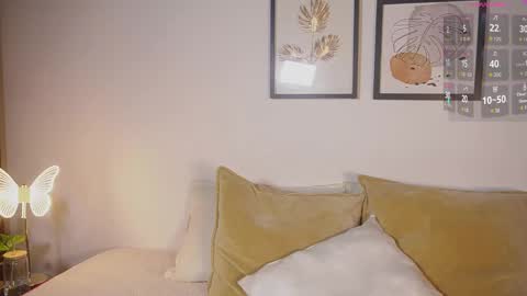 littletammy_ online show from May 22, 4:01 pm