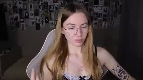 Snapshot of littlevildevil chatting on July 12, 7:32 am Eliana online show from July 12, 7:32 am