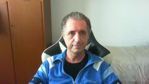 liuk53 online show from May 2, 12:10 pm
