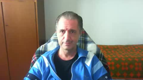liuk53 online show from May 10, 12:43 pm