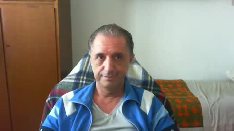 liuk53 online show from May 17, 12:23 pm