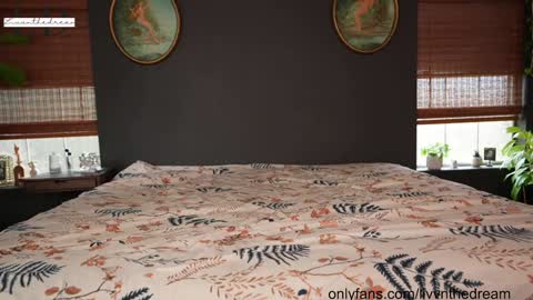 Snapshot of livanddrew chatting on December 5, 4:12 pm Liv and Drew online show from December 5, 4:12 pm