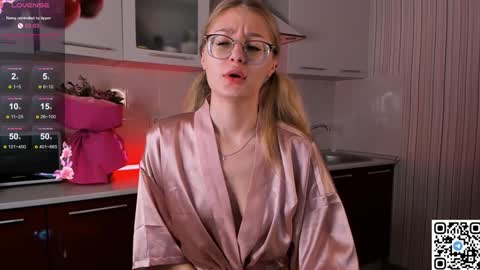 Snapshot of livyybosom chatting on February 1, 6:08 pm My name is Livy Nice to meet you Thumbs up please its important online show from February 1, 6:08 pm