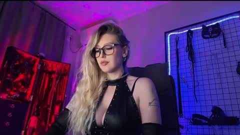 Liya Ray online show from July 12, 9:28 pm