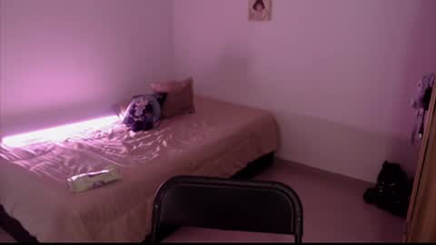 Elizabeth online show from April 12, 10:04 pm