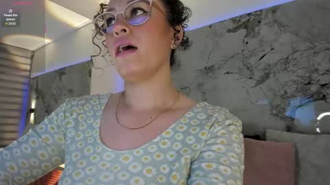 Liz  online show from February 25, 10:36 am