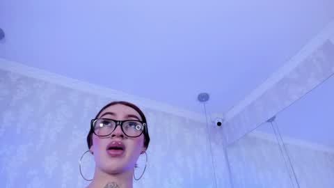 LIZ LUNNA online show from July 29, 9:13 pm