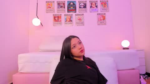 Snapshot of liza_bennet chatting on November 12, 8:15 am Liza online show from November 12, 8:15 am