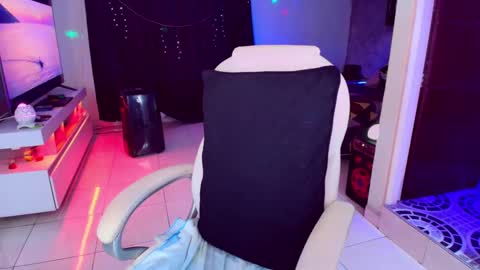 Snapshot of lizagothdoll chatting on February 2, 1:02 am Liza Goth online show from February 2, 1:02 am