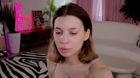 lizalovel online show from June 15, 7:32 am