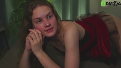 Snapshot of lizbethcoll chatting on December 24, 7:55 pm Sunnheart online show from December 24, 7:55 pm