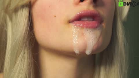 Snapshot of lizbethcoll chatting on February 4, 7:33 pm Sunnheart online show from February 4, 7:33 pm