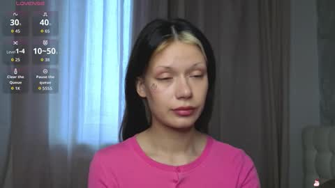 Snapshot of lizbethcoll chatting on November 7, 8:03 am Sunnheart online show from November 7, 8:03 am