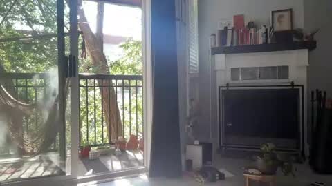 Snapshot of lizmreow chatting on July 15, 10:59 pm Liselle online show from July 15, 10:59 pm