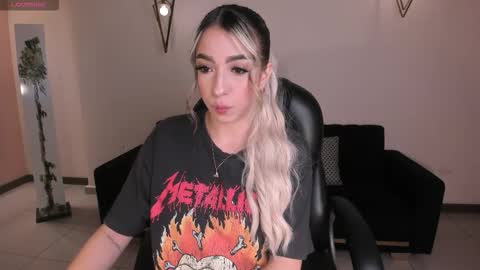 Lizz online show from November 26, 4:02 am