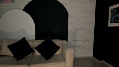 Lizzi  online show from November 16, 1:28 pm