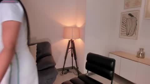 Lizzi  online show from February 15, 12:03 pm