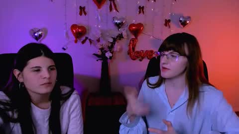 Snapshot of lizzie_boom chatting on February 13, 8:27 pm lizzie_boom online show from February 13, 8:27 pm