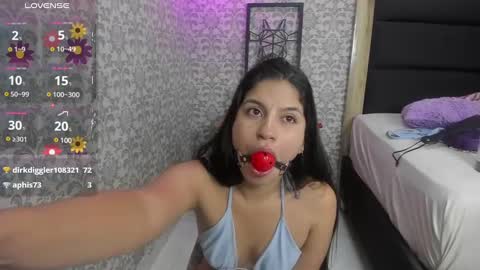 Snapshot of lizziemontana2 chatting on February 25, 11:22 pm        online show from February 25, 11:22 pm
