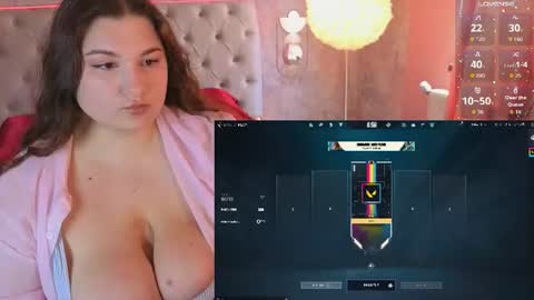 Snapshot of lizzy_sky chatting on June 19, 10:08 am LizzySky online show from June 19, 10:08 am