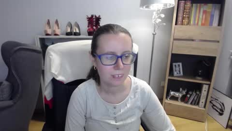 Lizzy online show from November 5, 5:51 am