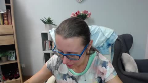 Lizzy online show from July 2, 4:29 am