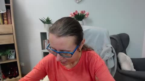 Lizzy online show from July 8, 4:17 am