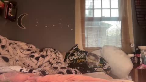 Snapshot of lizzyylovesick chatting on February 14, 5:03 pm lizzybunny online show from February 14, 5:03 pm