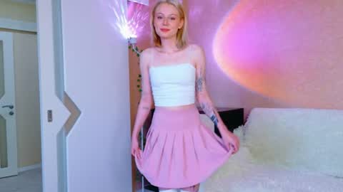 Snapshot of llovelymia chatting on July 20, 3:10 am llovelymia online show from July 20, 3:10 am