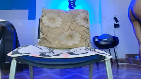 edwin online show from April 6, 5:03 pm