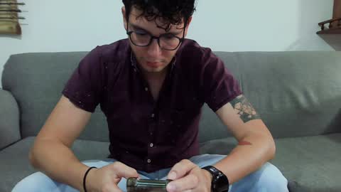 Snapshot of lobomx19 chatting on February 8, 12:06 am Lobo online show from February 8, 12:06 am