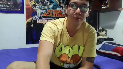 Snapshot of lobomx19 chatting on October 15, 4:23 am Lobo online show from October 15, 4:23 am